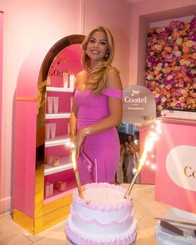 性感翘臀梅格生日装惊艳亮相,维纳斯璀璨假期Xtreme曼妙风采独领风骚 性感翘臀梅格生日装惊艳亮相,维纳斯璀璨假期Xtreme曼妙风采独领风骚