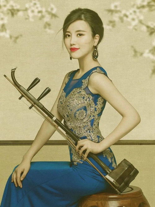 繁花蕾丝交织,极致性感张力绽放 繁花蕾丝交织,极致性感张力绽放