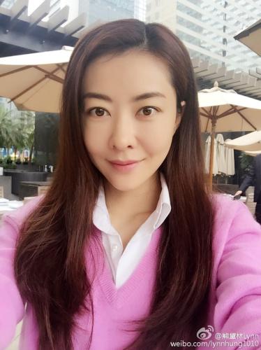 20岁黄多多自拍曝光，温婉文艺气质尽显新风尚