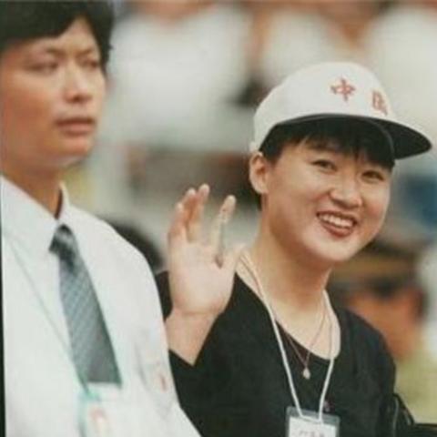 西班牙严令：16岁以下青少年社交网络受限，守护成长新举措