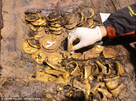 月入过万揭秘:垃圾堆里淘金,轻松扫出1700克金粉宝藏 月入过万揭秘:垃圾堆里淘金,轻松扫出1700克金粉宝藏