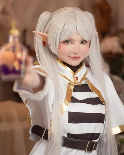 艾什莉体模COS芙莉莲：女神穿搭揭秘，清冷风格美翻天