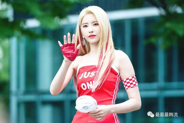 DIA新角色惊艳登场，《第一后裔》更新引期待，魅力升级！