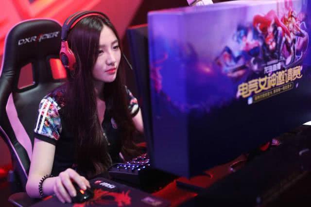 金驭爆火全网，玩家狂呼妈妈，揭秘电竞女神新价值