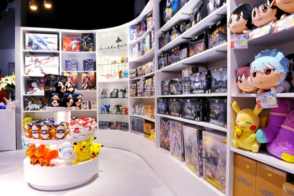 秋叶原店铺经营指南，从零构建你的二次元商业帝国