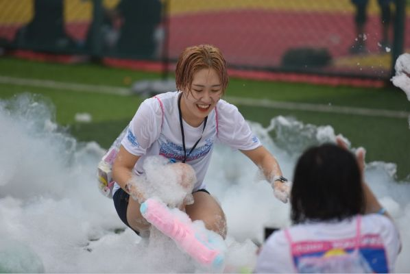 湿身瞬间!带派拍照姿势揭秘,解锁夏日新潮流 湿身瞬间!带派拍照姿势揭秘,解锁夏日新潮流