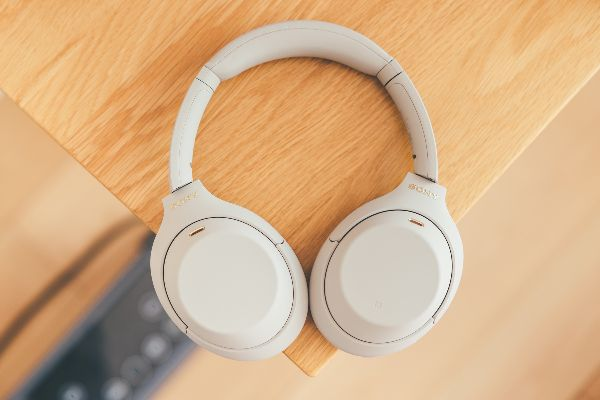 索尼旗舰耳机震撼升级，降噪力MAX增25%，音质革命新标杆！