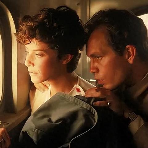 沉浸式体验揭秘：红色沙漠非战斗内容探秘