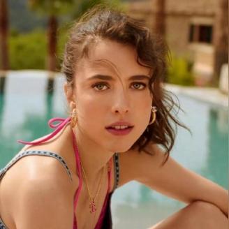 《死亡搁浅》玛玛写真曝光！深情告白丈夫，爱情力量新篇章