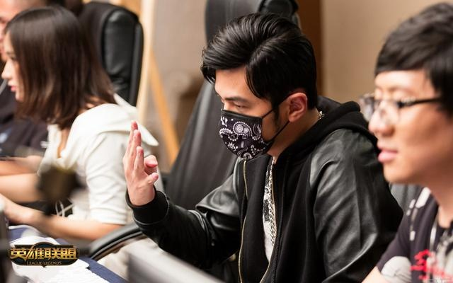 周杰伦联手《LOL》改皮大揭秘:全新视觉体验震撼来袭 周杰伦联手《LOL》改皮大揭秘:全新视觉体验震撼来袭