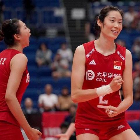 土耳其传统女歌手开私密账号一个月爆赚7.2万 身材吸睛