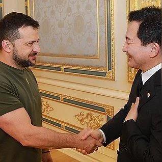 CF10月新版本武器强度排名曝光！2025终极上分攻略与隐藏技巧全解析