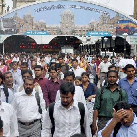 免费网络游戏排行大洗牌,这8款黑马游戏为何让老玩家集体回流? 免费网络游戏排行大洗牌,这8款黑马游戏为何让老玩家集体回流?