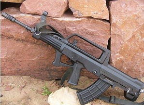 幻影步枪2025深度解析，为什么职业选手都在偷偷练这把被低估的神枪？