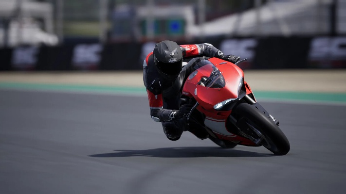 为什么你的极速骑行总是打滑？Ride 5物理引擎深度拆解与压弯绝技
