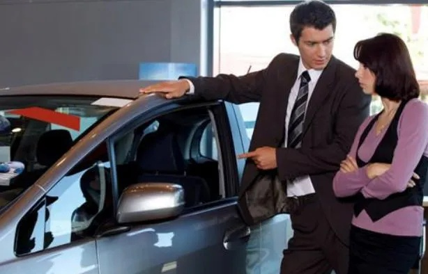 工作多年未买车,男子父母自觉没面子,竟不愿出门见人 工作多年未买车,男子父母自觉没面子,竟不愿出门见人