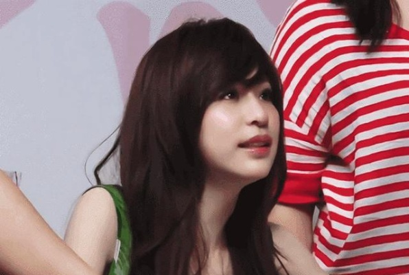 王心凌化身暗黑性感女王，湿身动态图尽显别样魅力