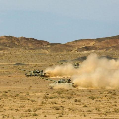 装甲联盟版本答案？深度拆解重装突击流运营逻辑