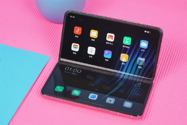 OPPO Find N6提前体验，用户赞其毫无折痕、一马平川，直呼完美！