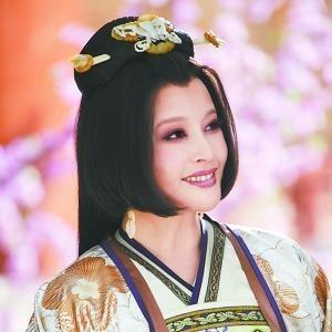 就和刘晓庆搭戏是工伤点赞回应，男演员称接受批评重新创作