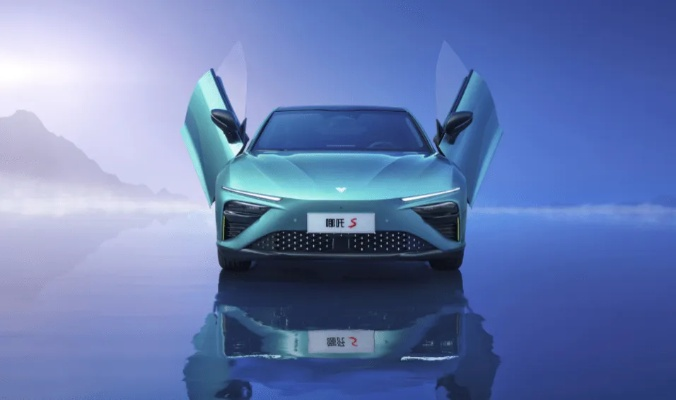 莲花新车上市直降18万遭老车主声讨，CEO回应背刺事件