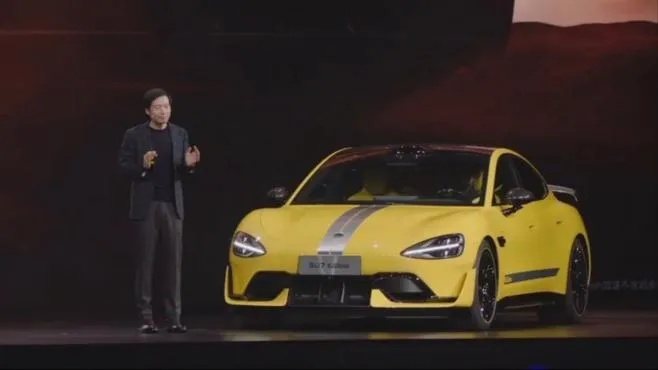 雷军预告明天惊喜，小米低趴超跑真的要来了！