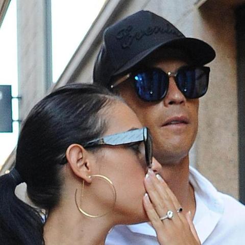 C罗未婚妻晒大尺度照惹争议，球迷为此心急如焚！