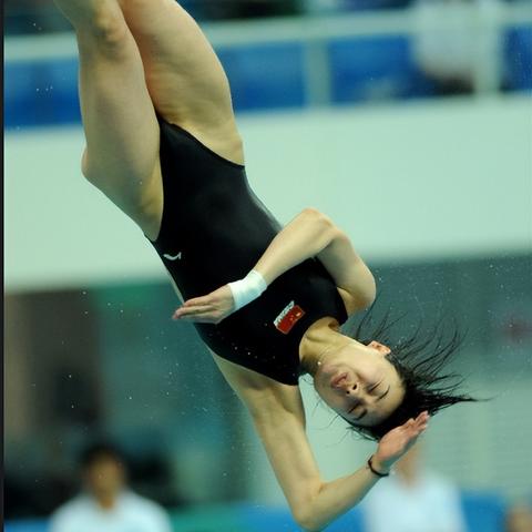 新鲜出炉！悉尼妹最新广告写真惊艳亮相