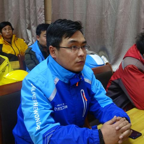 一、现象本质，从即时配送到无限期等待的魔幻现实主义