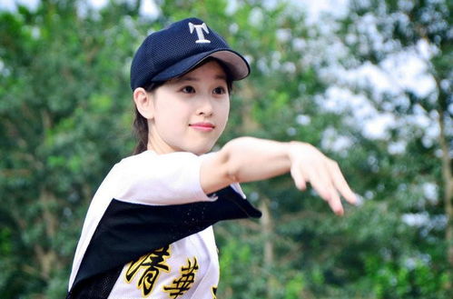 32岁章泽天雪山徒步引关注，女大生偏好的动态图究竟啥样？