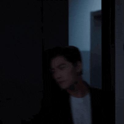 "演员逼真到根本看不出来是AI"登热搜 引发行业变革 "演员逼真到根本看不出来是AI"登热搜 引发行业变革