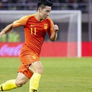 劲爆足球阵容搭配黑科技，从菜鸟到王者的逆袭之路