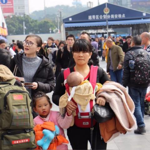 轿车开上广州站站台?官方回应背后,火车站安全管理漏洞与应急机制深度拆解 轿车开上广州站站台?官方回应背后,火车站安全管理漏洞与应急机制深度拆解