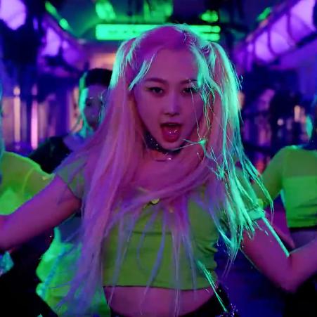 亚洲首支AI真人女团官宣 五位成员形象各异