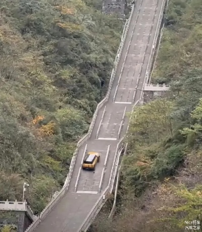 比亚迪把天门山天梯搬进厂房：神秘新车千次爬坡测试