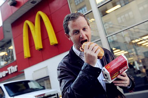 麦当劳CEO试吃新品汉堡，竟也被难吃感劝退？