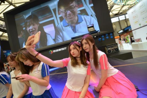 2014ChinaJoy尘封档案，PS4入华、手游崛起与showgirl终结战