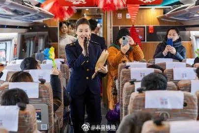 女子春运乘火车遇麻将专列，揭秘2026最爆火的移动社交生意经
