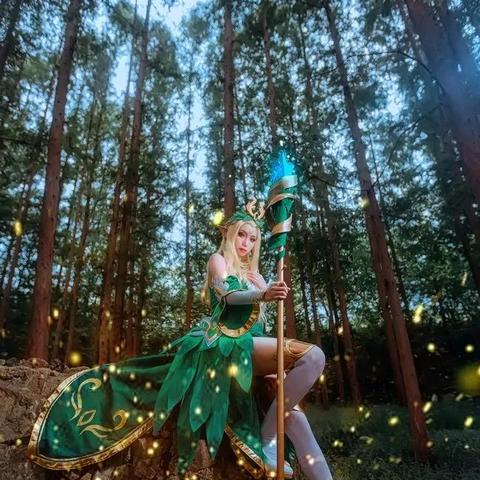 大学教授之女?揭秘cos尺度大胆的小姐姐 大学教授之女?揭秘cos尺度大胆的小姐姐