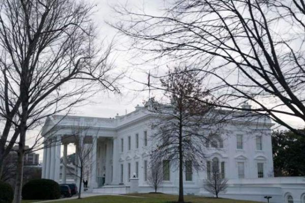 美国白宫挪用游戏王素材惹争议,日本官方火速切割重新创作 美国白宫挪用游戏王素材惹争议,日本官方火速切割重新创作