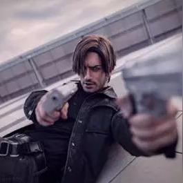 《生化危机》新同人图 艾达王将里昂按墙上显暧昧 《生化危机》新同人图 艾达王将里昂按墙上显暧昧