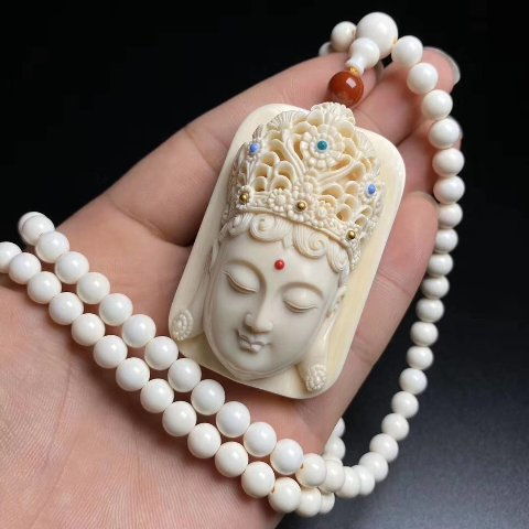 全网牙雕第一人!博主竟用牙齿啃胡萝卜雕出万里长城 全网牙雕第一人!博主竟用牙齿啃胡萝卜雕出万里长城