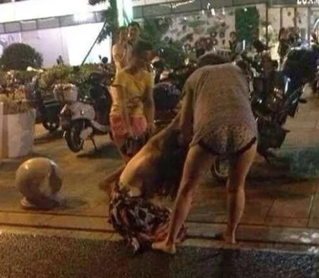 已婚女想找点刺激 穿著露出度vs吸引力的囧图