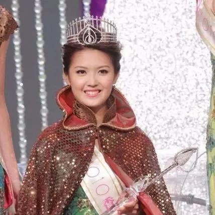 前港姐冠军雷庄儿于镜头前毫不保留,大胆展现自身实力 前港姐冠军雷庄儿于镜头前毫不保留,大胆展现自身实力