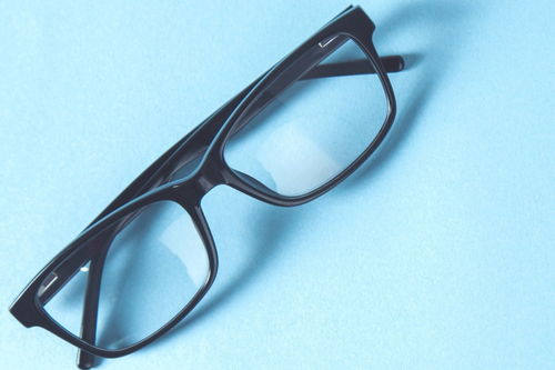 眼镜到底有多暴利:标价799元的镜片进价仅15元 眼镜到底有多暴利:标价799元的镜片进价仅15元