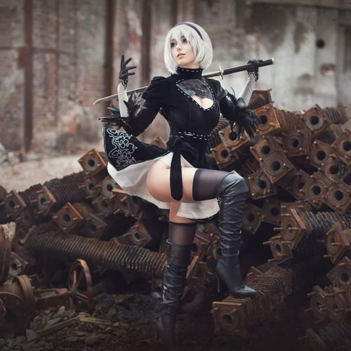 里昂成小姑娘了！惊艳COSER出性转里昂：英姿飒爽