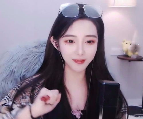 头部女主播被喷，吐槽过去女玩家收大量礼物引争议