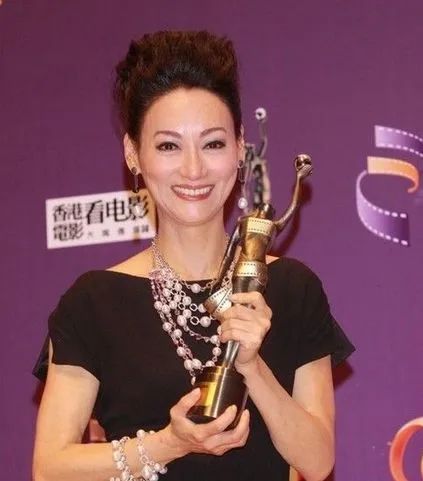 香港演员陷入无戏可拍困境，演艺行业严峻冰河期引关注