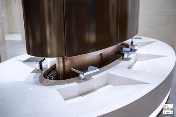 商场洗手间纸巾洗手液难寻踪，追求高级感却牺牲便捷体验