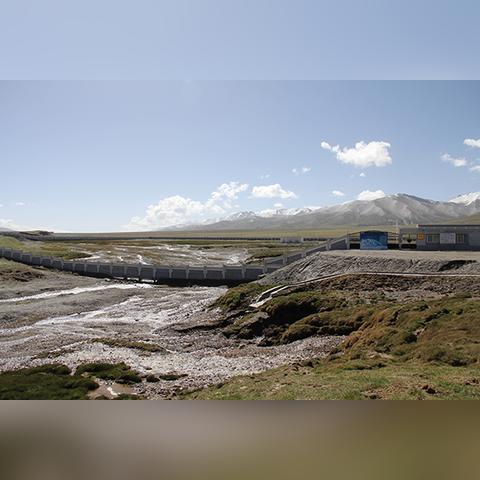 《红色沙漠》口碑两极分化 福布斯力挺:像极了黑神话 《红色沙漠》口碑两极分化 福布斯力挺:像极了黑神话